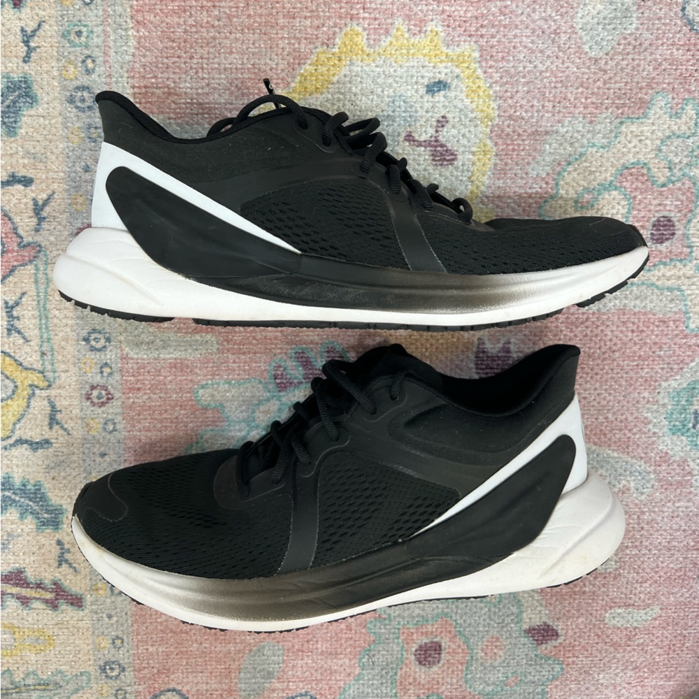 Nike Black and White Women's Running Shoes
